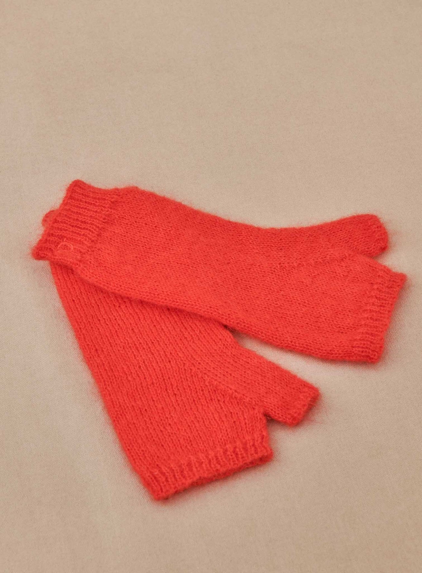 fw24 / aimy mittens - red