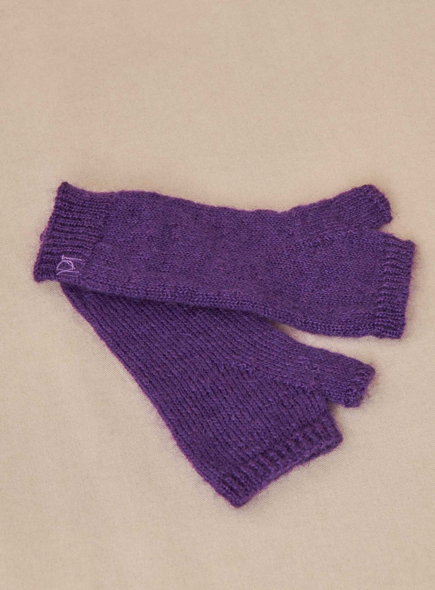 fw24 / aimy mittens - purple