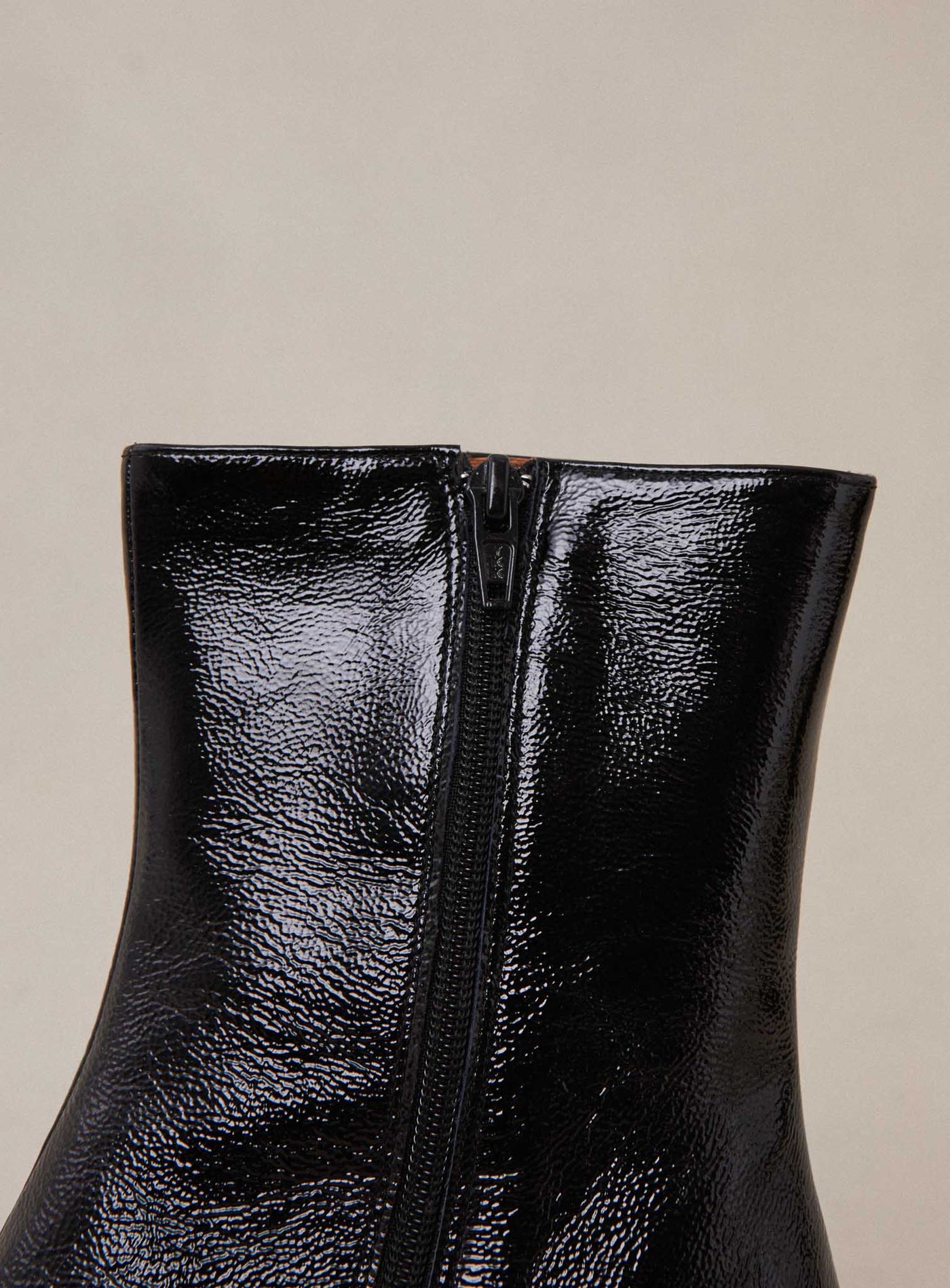 FW24 / Stiefeletten mit Absatz - Schwarz