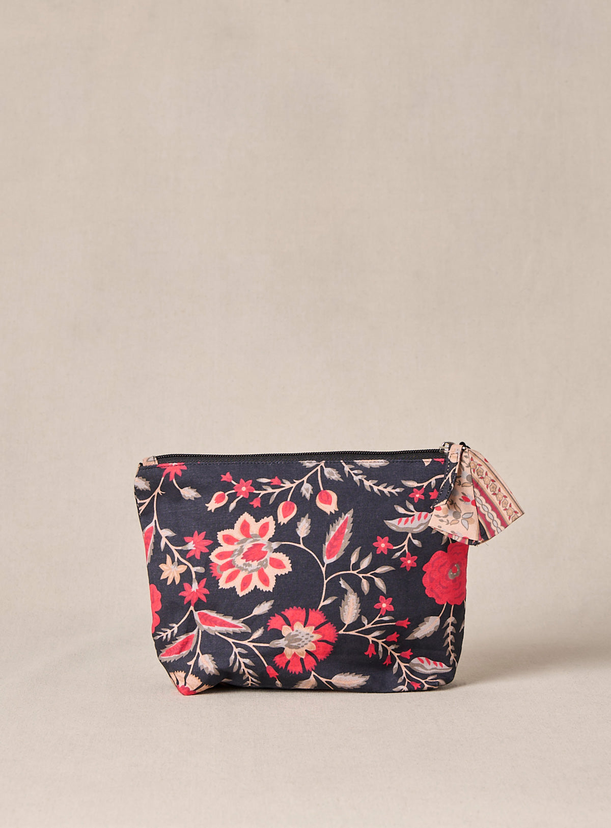 fw25 / eva pouch - pondichery black