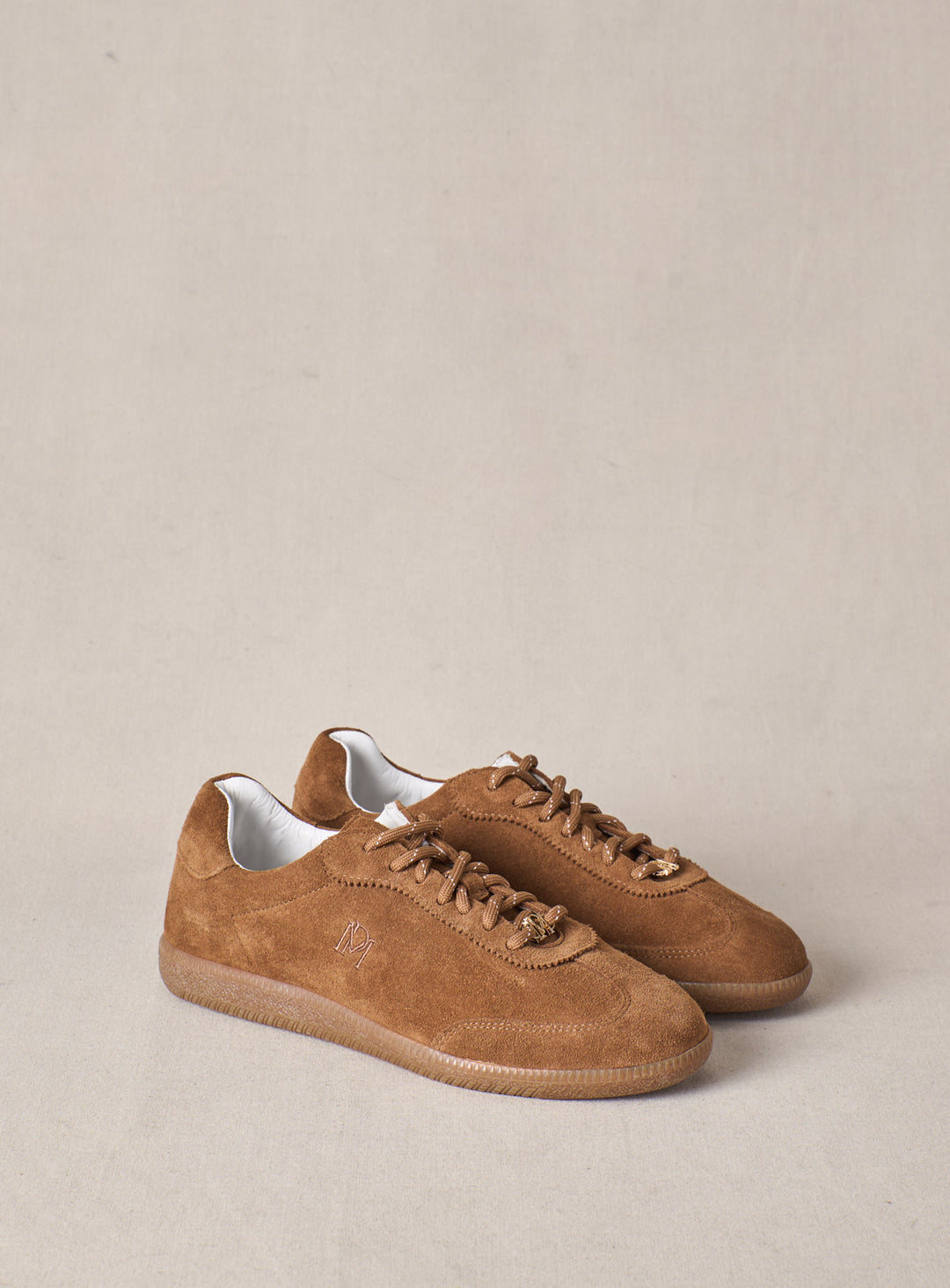 Carmen Baskets en Suède Camel Petite Mendigote