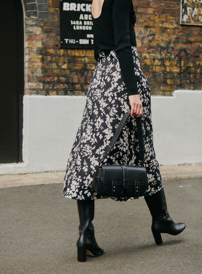 fw24 / jupe midi janine floral - noir