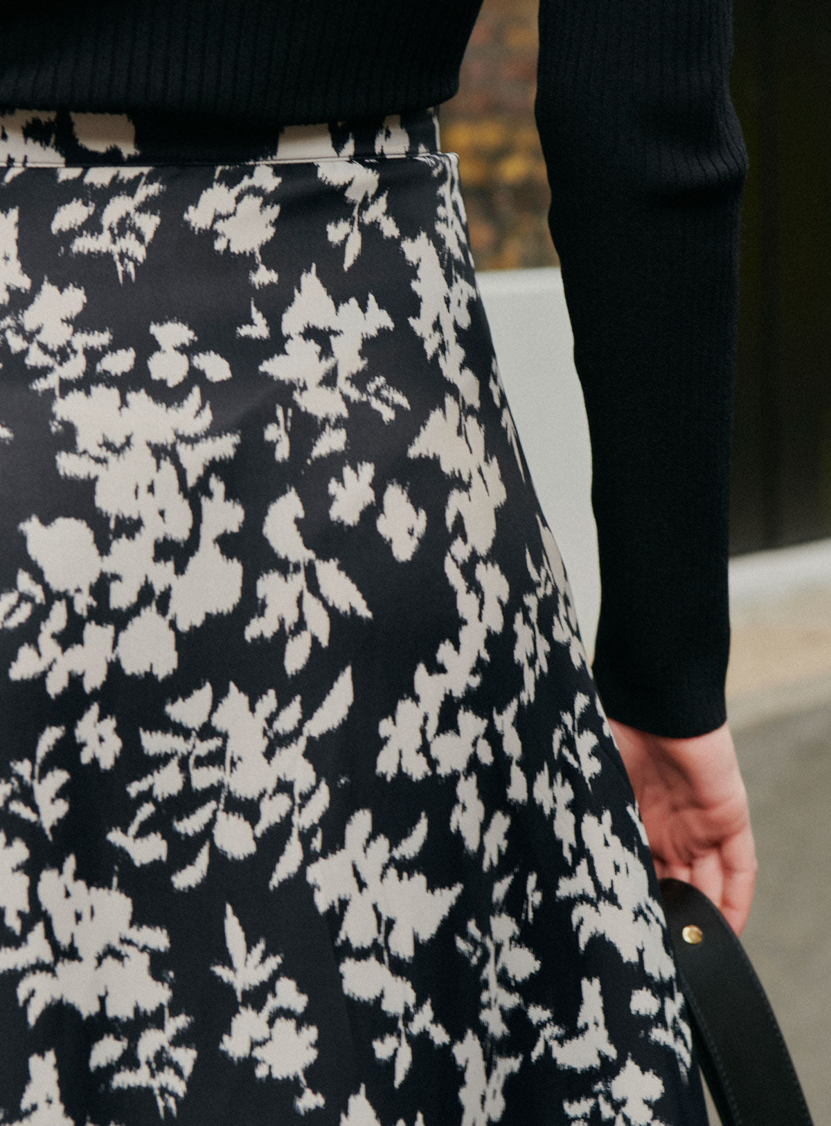 fw24 / jupe midi janine floral - noir