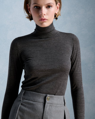 Manie unter dem Pullover