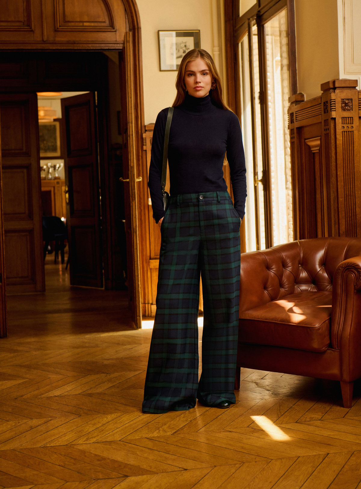 Pantalon_PEDRO_checks_navy_5.jpg__PID:7c086738-85a1-4526-b283-038676919533