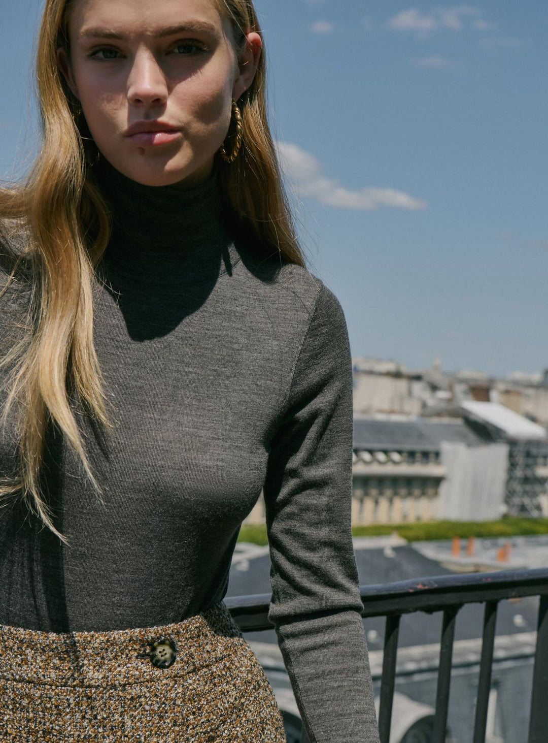 Pull Femme Gris Maille Laine - Col V - Brodé - Taille M - Occasion Très Bon état